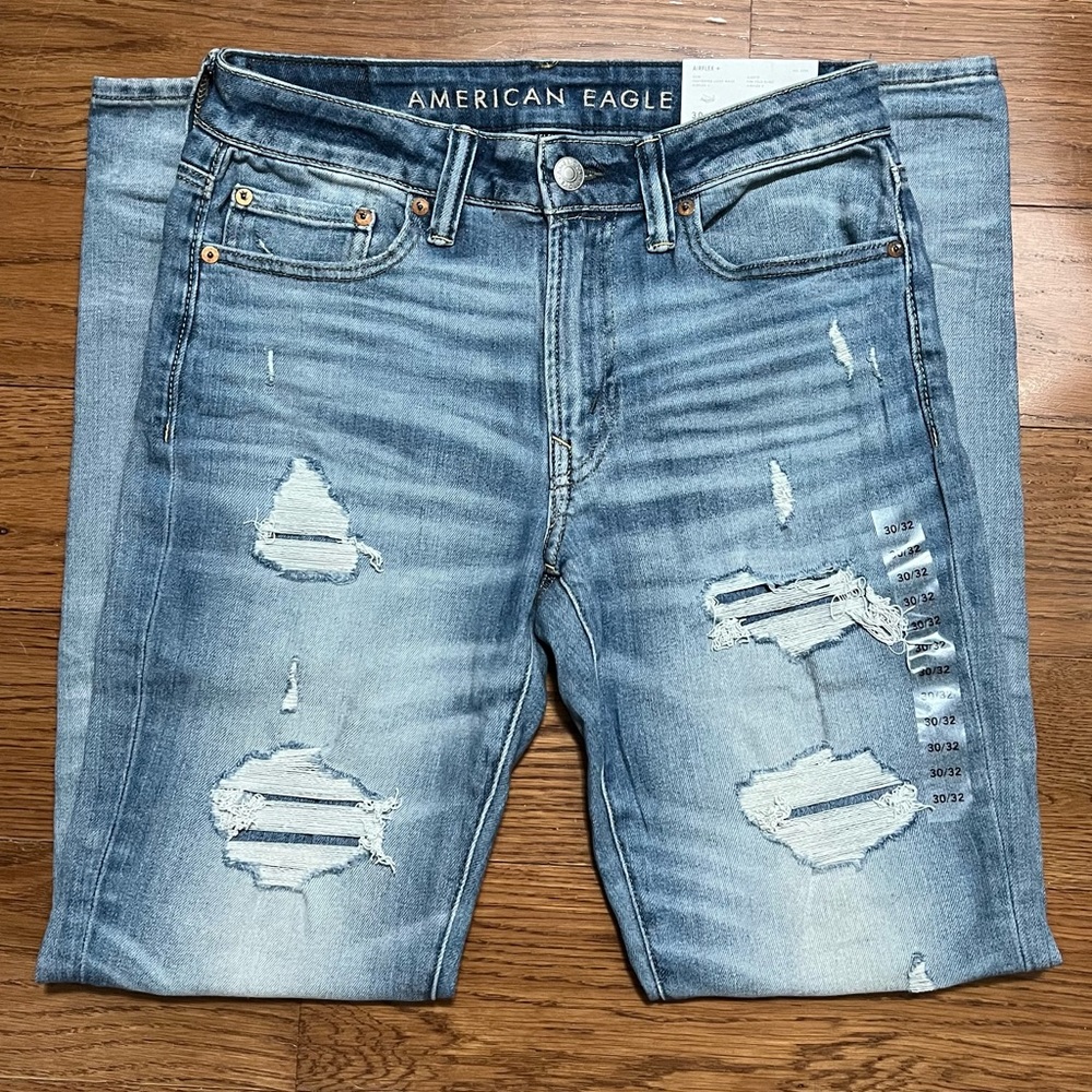NEW Men's American Eagle 30x32 Slim Airflex Light Wash Ripped Denim Jeans